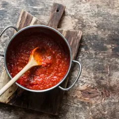 Jak zrobić sos do spaghetti z przecieru - prosty przepis na pyszny sos