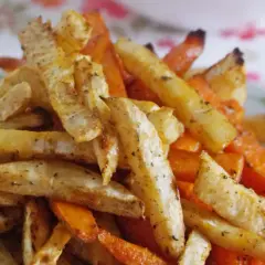 Pieczone frytki z selera i marchewki, idealne dla diabetyka. Zdrowe i pyszne!