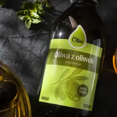 Oliwa extra virgin Olini, oliwki i czosnek. Unikaj gorzknięcia sosu z oliwy extra virgin przy miksowaniu, dbając o jakość składników.