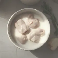 W czym moczyć wątróbkę drobiową, aby była delikatna i smaczna?
