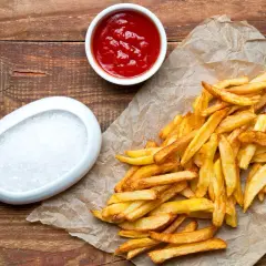 Ile kalorii ma 100 gram frytek? Zaskakujące różnice w kaloryczności