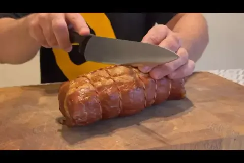 Jak parzyć schab wędzony, aby był soczysty i pełen smaku