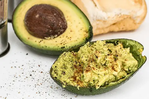 Jak jeść guacamole? Najlepsze sposoby i nietypowe parowania