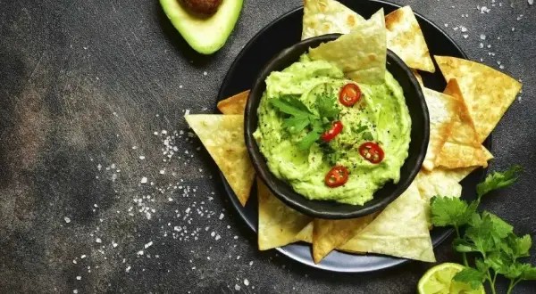 Jak zrobić guacamole do nachos – prosty przepis na pyszną przekąskę