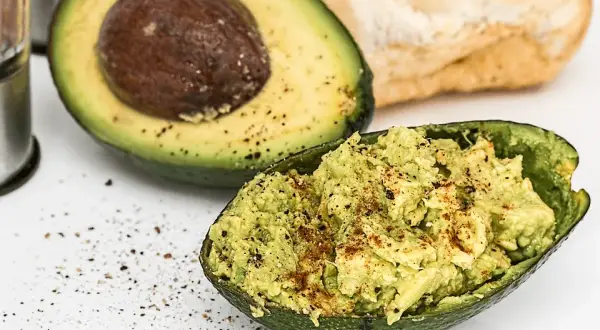 Jak jeść guacamole? Najlepsze sposoby i nietypowe parowania