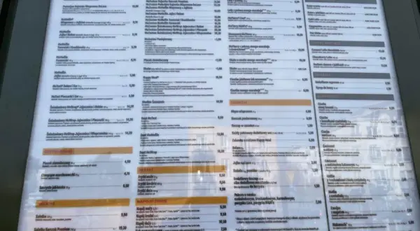 Menu McDonald's: ile kosztują małe frytki? Małe frytki kosztują 5,50 zł.