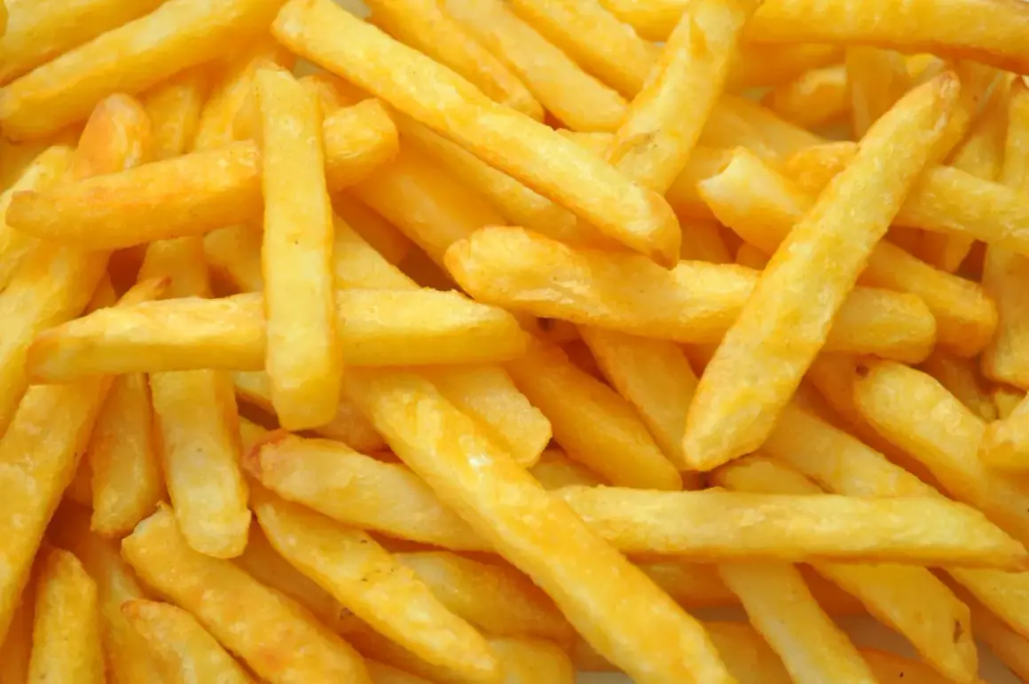 Złociste frytki, dlaczego frytki z McDonald's smakują inaczej niż domowe? Sekret łoju i idealnej chrupkości.
