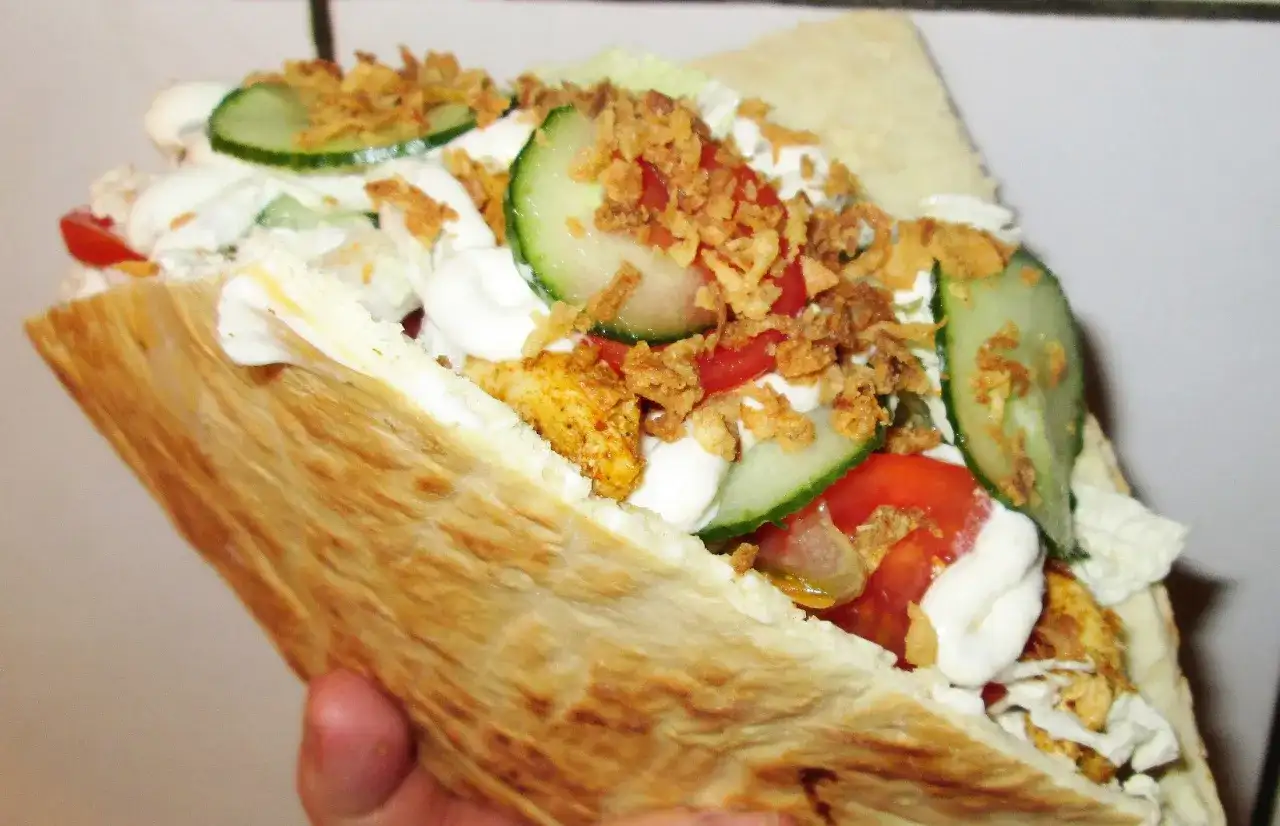 Domowy Kebab na Pionowym Ruszcie: Sekret Smaku z Budki!