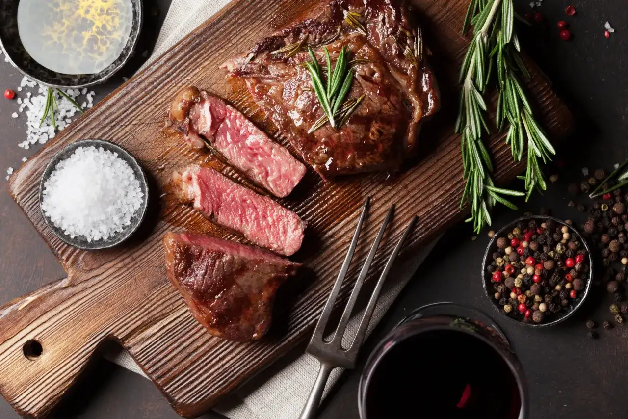 Rump steak: Jak przygotować idealny stek z zadu? Przewodnik