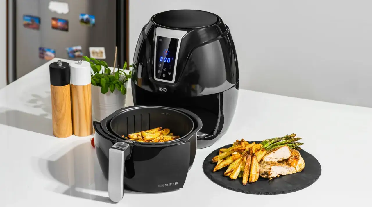 Czy warto kupować frytkownicę beztłuszczową air fryer opinie 2026? Zobacz, jak pyszne dania przygotujesz w tej nowoczesnej frytkownicy!