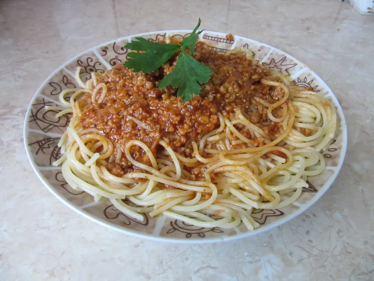 Zdjęcie Jak zrobić spaghetti z mięsem mielonym i sosem w prosty sposób