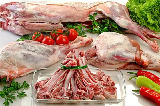 Jagnięcina vs baranina: Kluczowe różnice, smak i tekstura