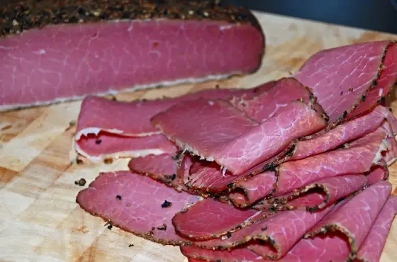 Domowe Pastrami z Mostka Wołowego: Przewodnik Krok po Kroku